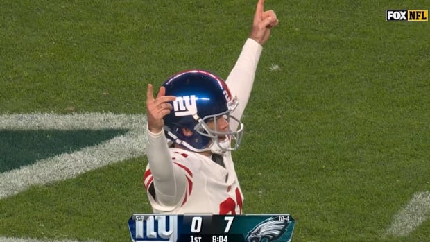 Giants kicker Mason Crosby celebrates after hitting a 52-yard field goal vs. the Eagles